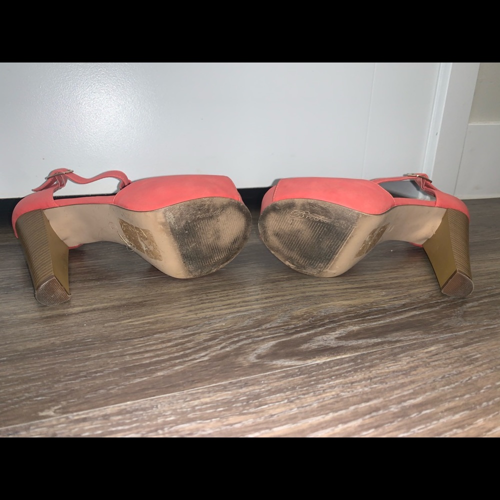 Pink Heels - Picture 4 of 4